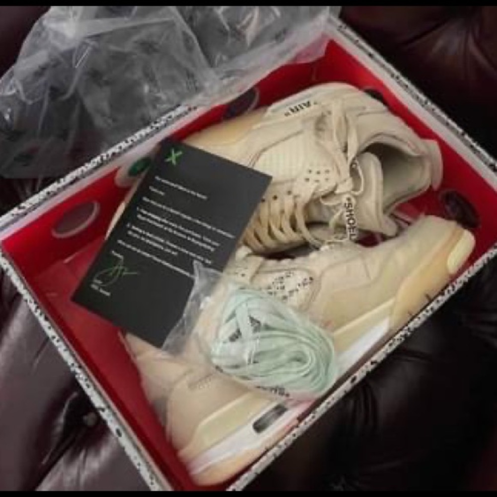 Off-White Jordan 4